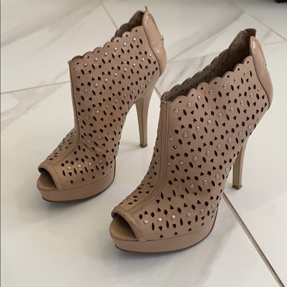 Enzo Angiolini platform heels Size 7